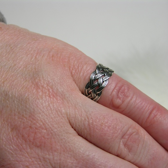 925 Sterling Silver Antiqued Braided Ring - Picture 7 of 7